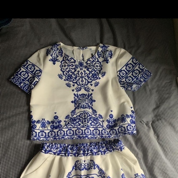 Matching set - Picture 2 of 2